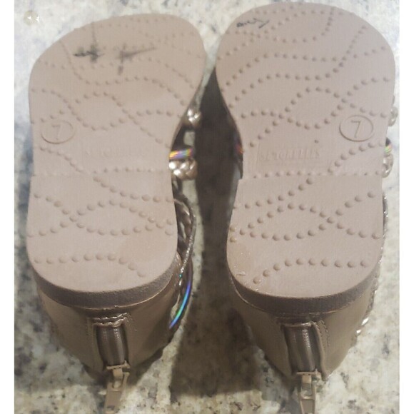 SEYCHELLES Little Girl Gold Shimmer Strappy Sandals Size‎ 7, Very Gently Used - Picture 8 of 9
